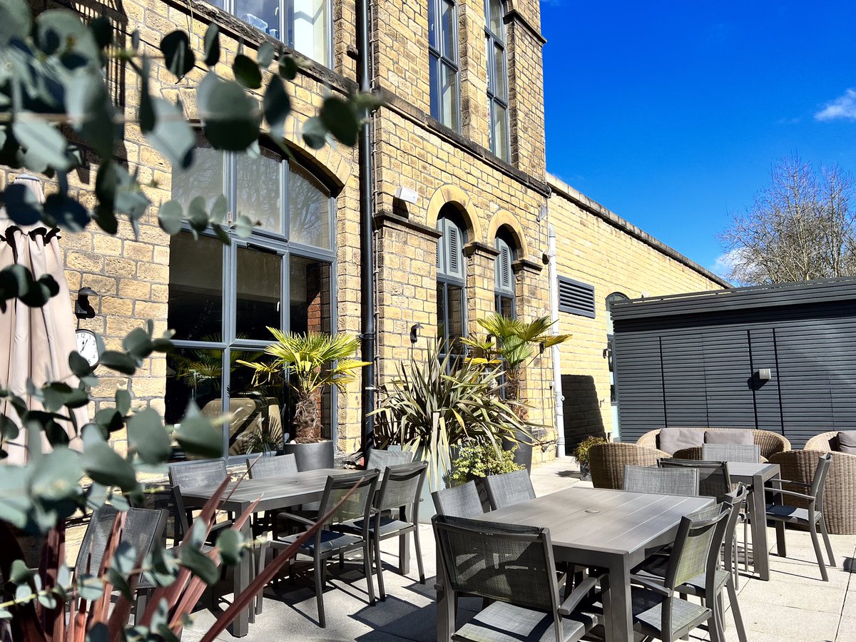 TitanicSpa's tweet image. ☀️Our outdoor patio area is set up ready for our guests to enjoy the beautiful Yorkshire sunshine☀️

Enjoy drinks in the sun or Al Fresco dining🍹