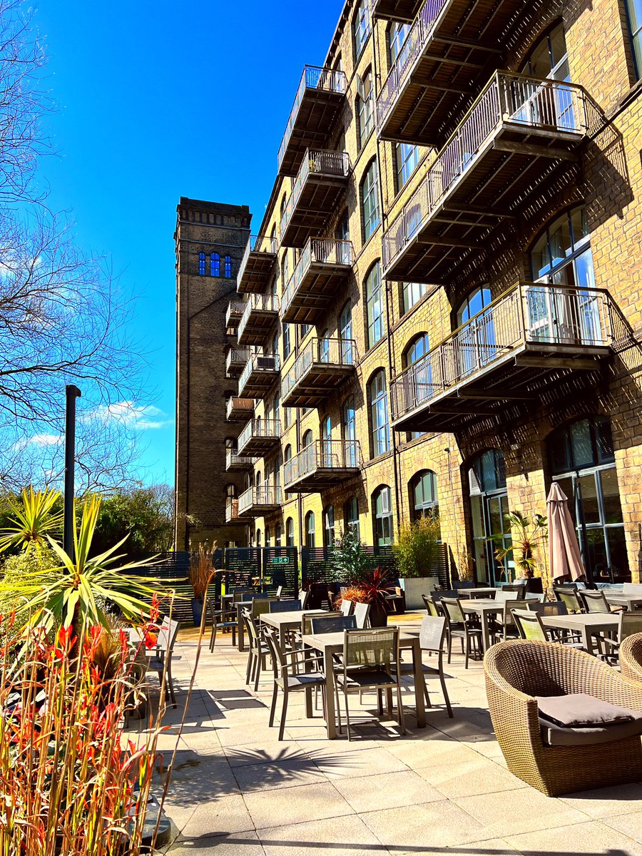 TitanicSpa's tweet image. ☀️Our outdoor patio area is set up ready for our guests to enjoy the beautiful Yorkshire sunshine☀️

Enjoy drinks in the sun or Al Fresco dining🍹