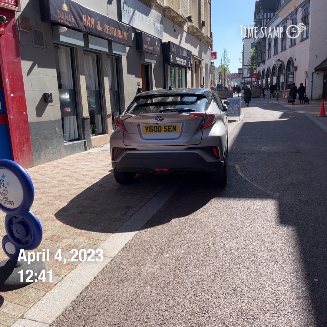 #pedestrianised #illegalparking in case anyone is interested… time stamped evidence @CityMayorLeic @Leicester_News @leicslive a couple of @frequentflyers there for you…