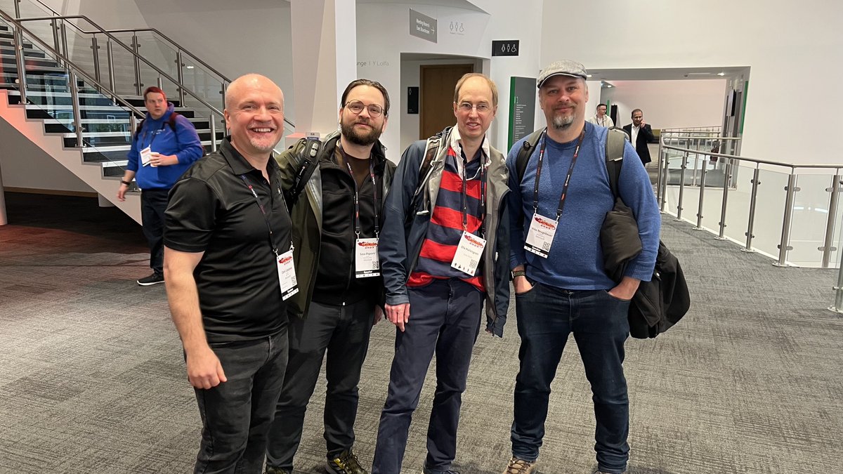 SasaPopovicMSFT's tweet image. And yes, we&apos;ve met our data celebrities🌟
at #SQLBits2023.
