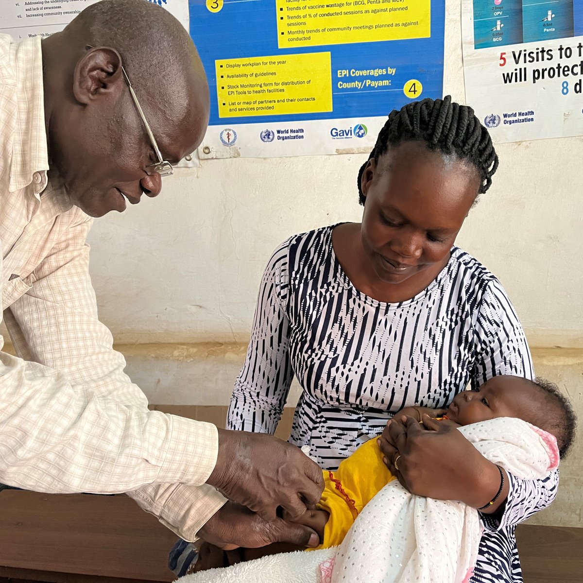 unicefssudan's tweet photo. A mother holds her little girl as she receives her routine #immunization.

Every #child has a #right to quality health care.
#UNICEF is working to provide #health services for #children thanks to the @WorldBank @WBG_Health  @GlobalFund @Gavi @UNICEF_germany @UNOPS https://t.co/NTpgJZz3dV