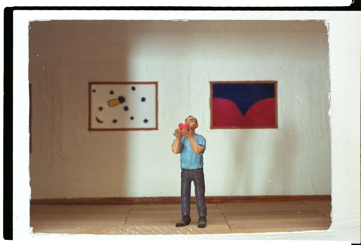 Gosa62's tweet photo. View from the exhibition - Goran Kosanovic♥️ / 3D installation/ 2001.

#3dinstallation #figurine #model #gorankosanovic #exibition #3dmodel #plasticfigurine #nft #nftart #nftartist #nftcollection #love https://t.co/feSCtavsp2