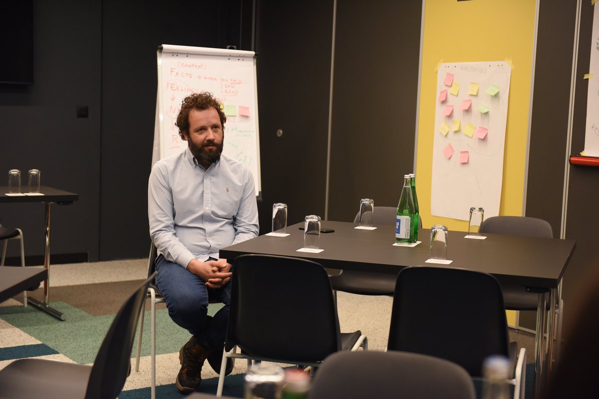 bezbednost_org's tweet photo. Spring Academy Day 3:

This morning, our participants talked about the role of narrative in conflict with @idroseferi, a Peć-born journalist based in Belgrade. https://t.co/DuvoMIfc1N