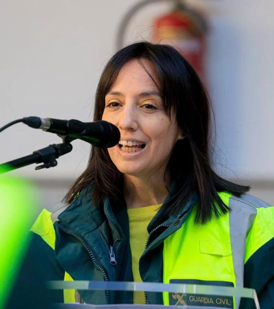 UnionOficiales's tweet photo. Ni la Directora ni el Ministro asisten al funeral del compañero Dámaso. Esperemos que no se cumpla el dicho de "lo que mal empieza mal acaba". https://t.co/Ctck875vQB
