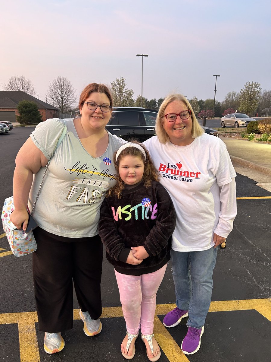 JudyBrunner's tweet photo. Today is the day!!! Two voters asked if they could take pictures with me. Both told me they are educators! Thank you, Springfield voters!! #SPSStrong #TheTimeIsNow https://t.co/Nva7ByzLCP