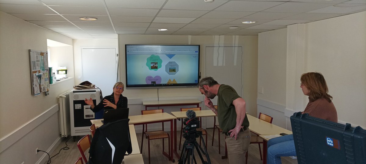 Tournage Péd@goTICEA à la MFR de Pontarlier. Mise en valeur de la friperie en ligne initiée par Frédérique Drezet avec ses élèves ! 👍