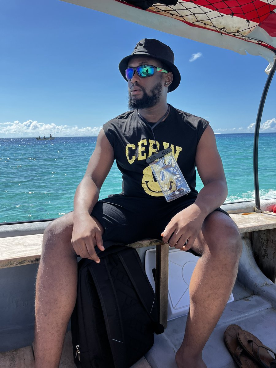 KennethAdeshina's tweet photo. VACATION MODE 🏊‍♂️ 🏝️ 📵 https://t.co/HDPfJAXIrn