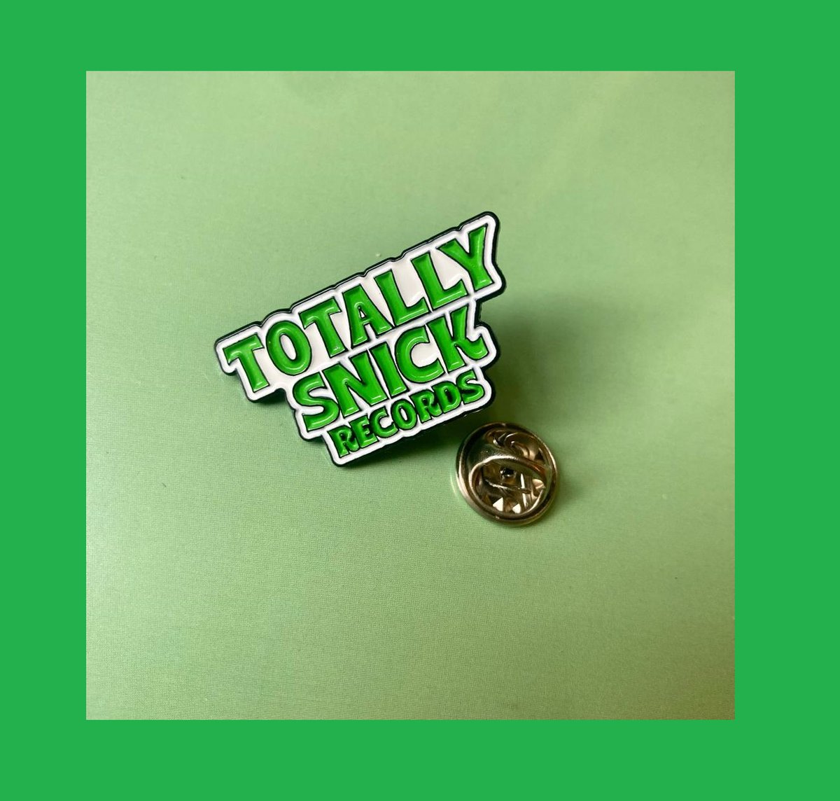 Want people to know you know about our tiny record label? 

totallysnickrecords.bandcamp.com/merch/totally-…