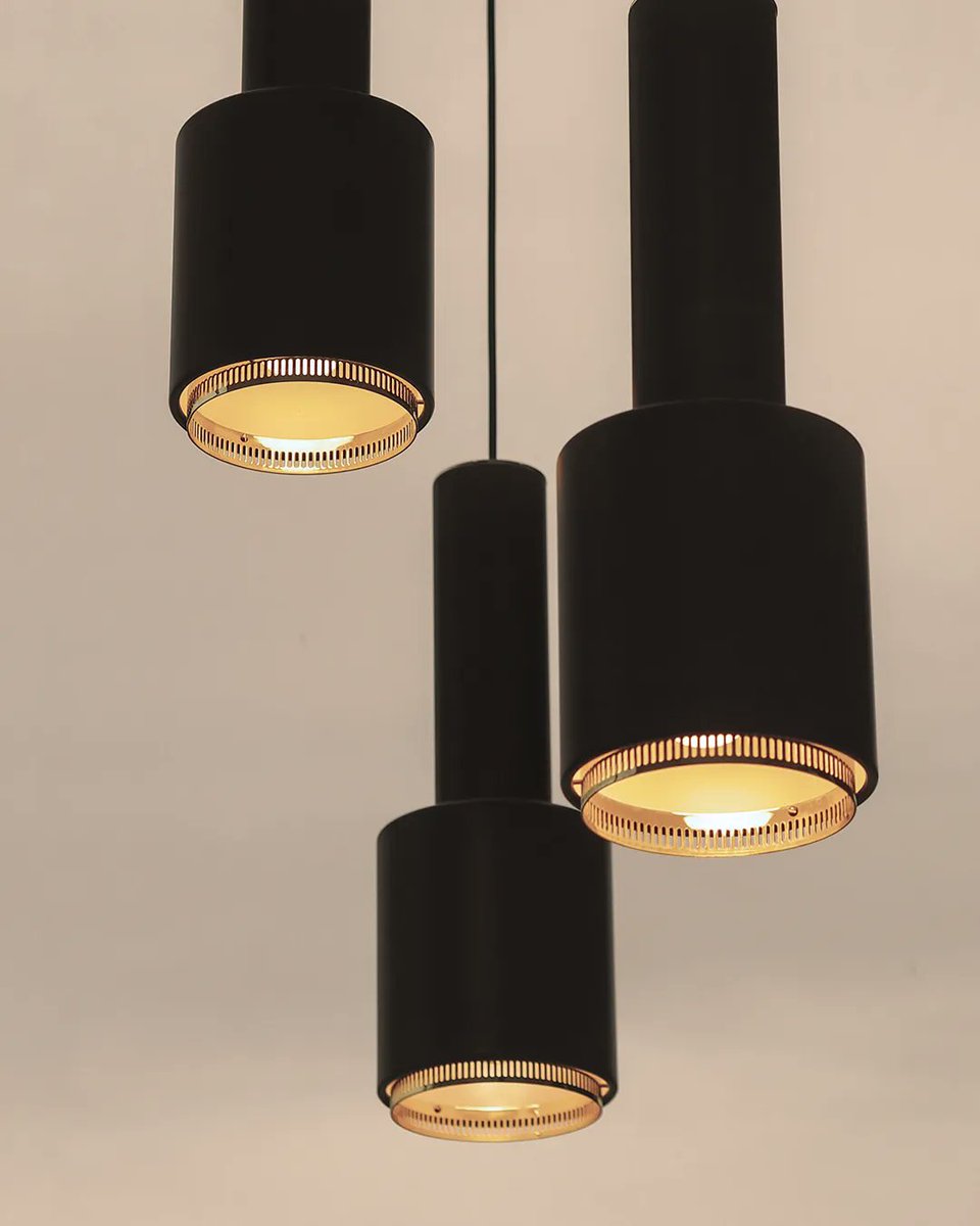 TercotHomes's tweet photo. This set of contemporary light pendants are gorgeously refined with a black chrome finish, warmer tone lighting and a unique shape design. Visit https://t.co/Rf45KMw6SK for more decor inspiration. #TercotDecorTip #TercotStyle #ModernDesign #DesignTrends #LightingPendants https://t.co/I7CSeWrrdr