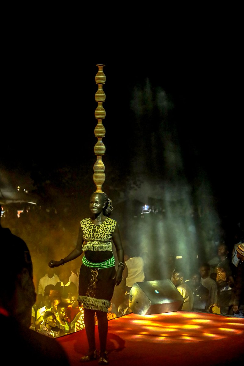 ZizaBafanaUg's tweet photo. A people without the knowledge of their past history, origin and culture is like a tree without roots.🤑#zbdc THIS IS A CARNIVAL TO REMEMBER #zizabafanadancehallcarnival 🚨 https://t.co/HJPa3n813s