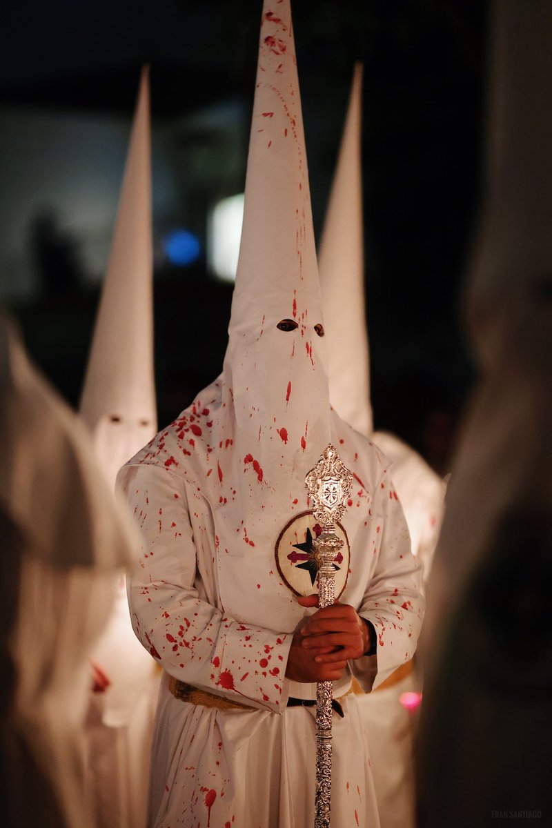 PasionDeSevilla's tweet photo. Los pelos de punta con este Nazareno.

#SSantaSevilla23 @fransantiph https://t.co/soN0sFkYTn