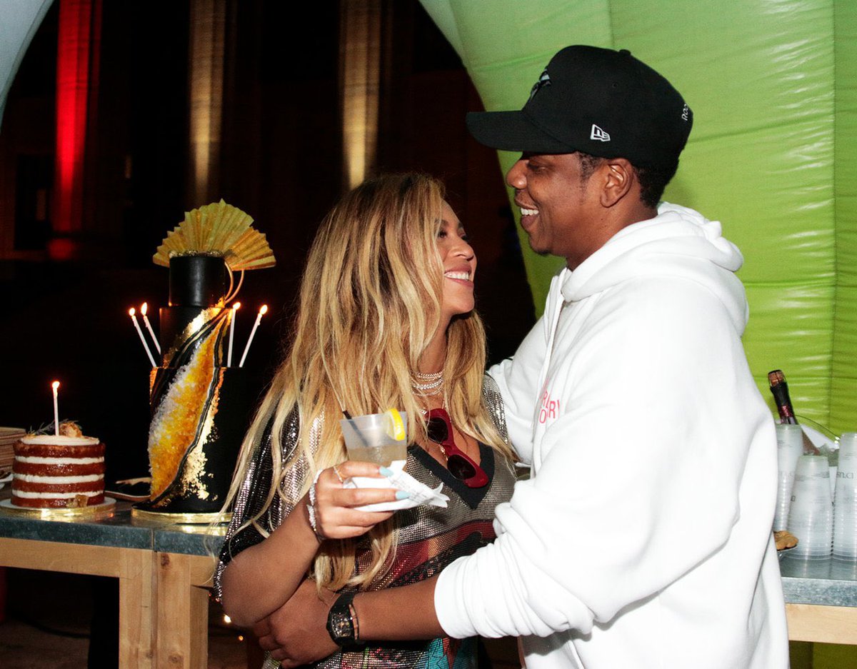 beyonceaccess's tweet image. 15 anos de Jayoncé! 💍👰🏽‍♀️🤵🏾‍♂️

Qual é o seu Top 3 músicas favoritas do casal?