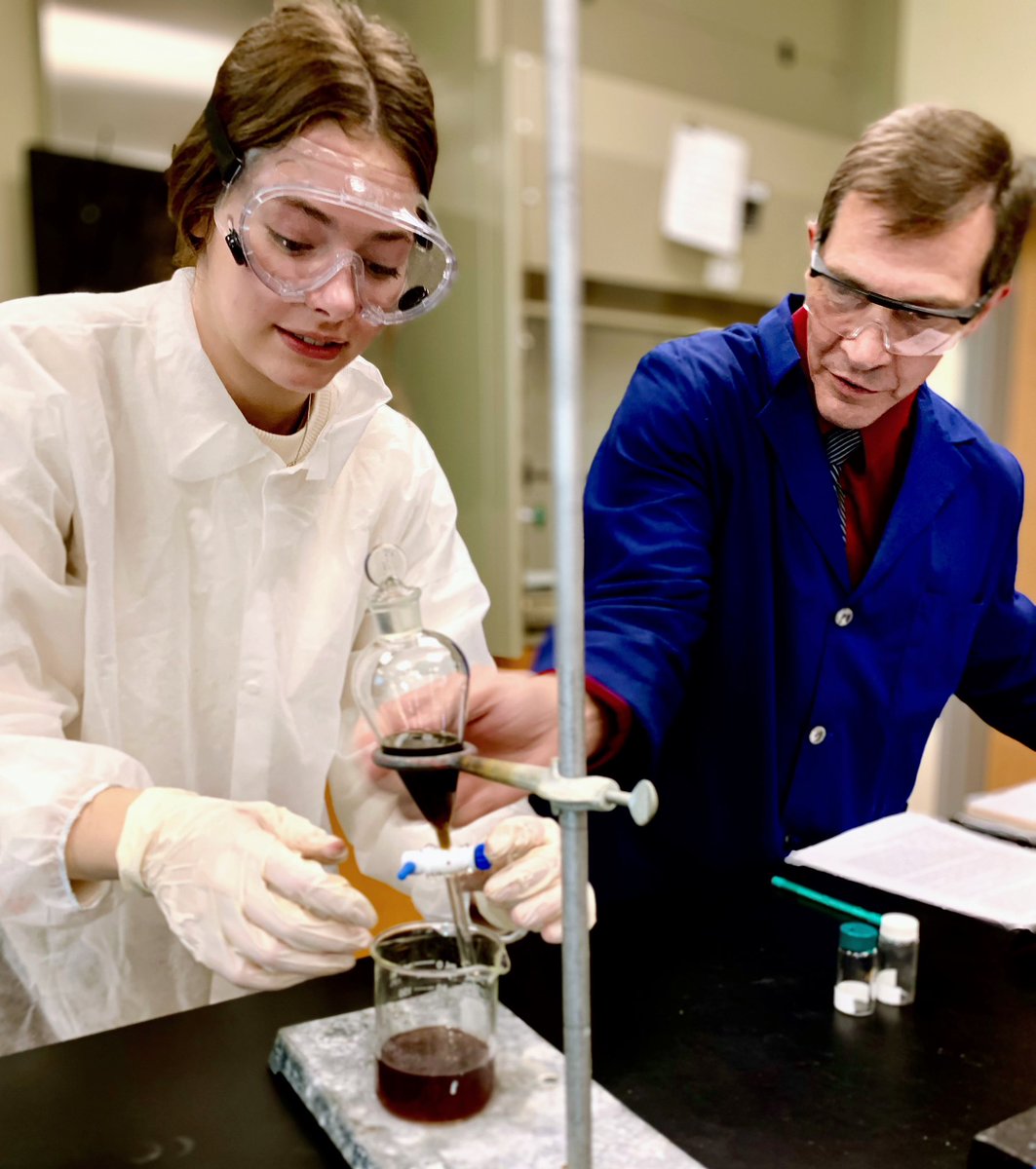 ECCPresident's tweet photo. 30 days of why I love community colleges. Day 4: Discovery. All we do centers around moments like this in our classrooms &amp; labs. #CCMonth #CC30 @ECC_Falcon @MCCATweet @Comm_College @acct #AACC2023 @insidehighered @chronicle https://t.co/AlA8frFUEC