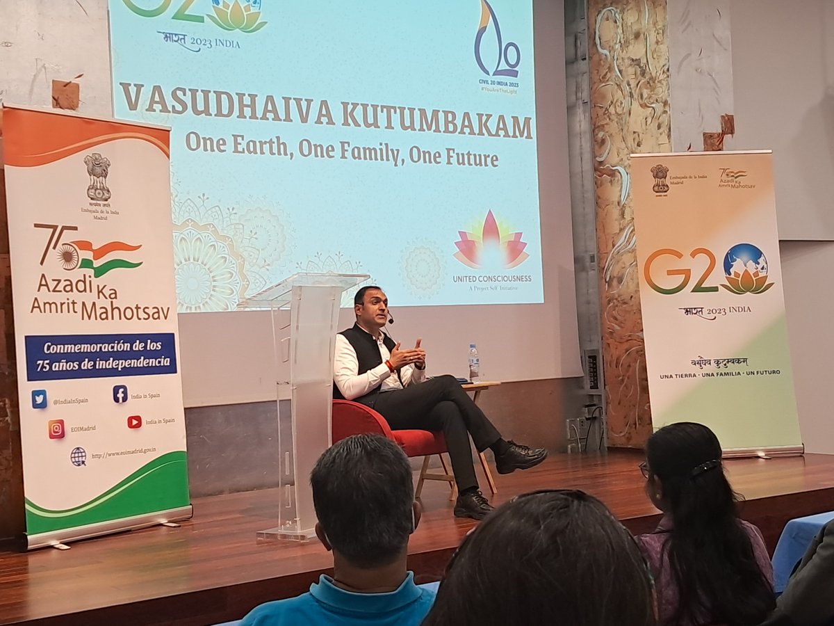 IndiainSpain's tweet photo. Glimpses from the session on “Inspired Living Through Ancient Wisdom” by Dr. @DrVikrantSTomar  held at Espacio Ronda in Madrid.

@MEAIndia @IndianDiplomacy @g20org https://t.co/959a0mRG1j