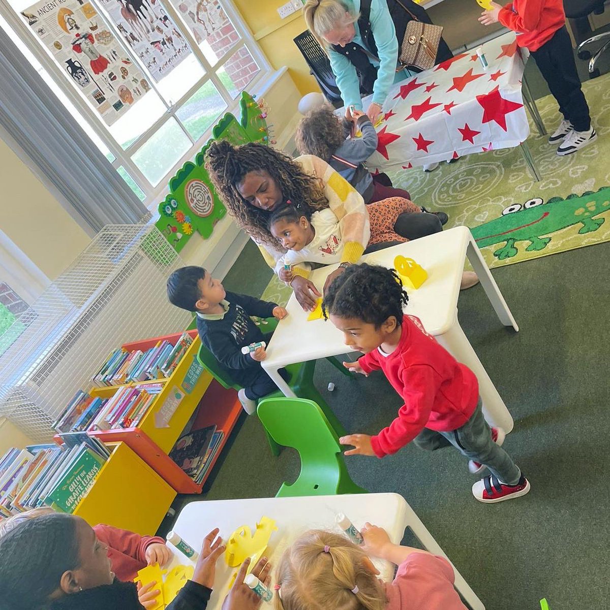 GreenwichLibs's tweet image. It was a fantastic morning at #ColdharbourLibrary today! Lots of #EasterHoliday fun with an Easter Egg craft 🎨 and an eggs-cellent Easter Egg hunt! ✨ There are so many fun activities happening, make sure to visit and join in! 📚 #LoveYourLibrary