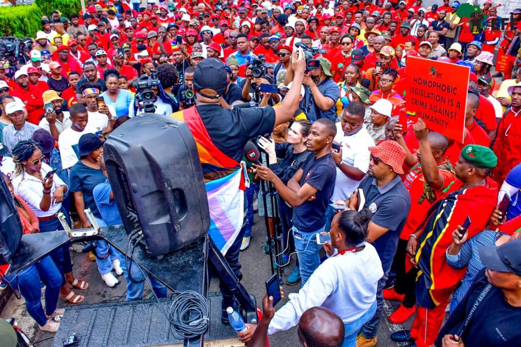 EFFSouthAfrica's tweet photo. ♦️In Pictures♦️

CIC @Julius_S_Malema addressing at the Picket Against Uganda’s Anti-Homosexuality Bill at the Ugandan Embassy 

No one, must take away the life of an individual or a community, on the basis of their identity.  

#GayRightsAreHumanRights https://t.co/TmZZ7r610i