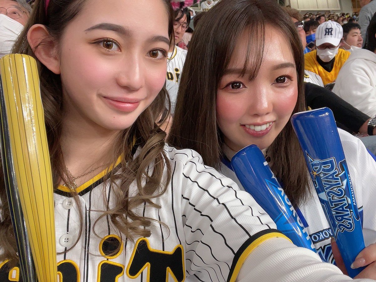 ____yuyategoshi's tweet photo. 野球日和だった週末⚾️🤍
開幕3日連続も（笑）
私が応援したら負けるんかなとか思いまして3日目は阪神ファンした（笑）（笑）
阪神ファンやけど今年は青色に染まろうとか思ってる🤣（笑）

ベイスターズ頑張れ💙🤍💙🤍💙🤍
#baystars 
#横浜頂戦 https://t.co/TsvROYOPo8