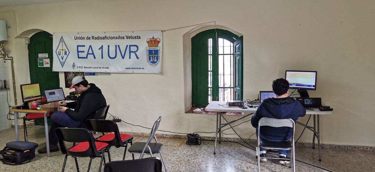 EA1UVR's tweet photo. Este fin de semana hemos estado presentes en el contest #EARTTY de @ure_es. Dos puestos activos las 24h del concurso, gracias a 10 socios de @EA1UVR y @EA1RCG.
Una fantástica experiencia donde no hemos dejado de aprender y de reírnos.
¡Gracias a todos los que nos visitasteis! https://t.co/07HPg3kgu4