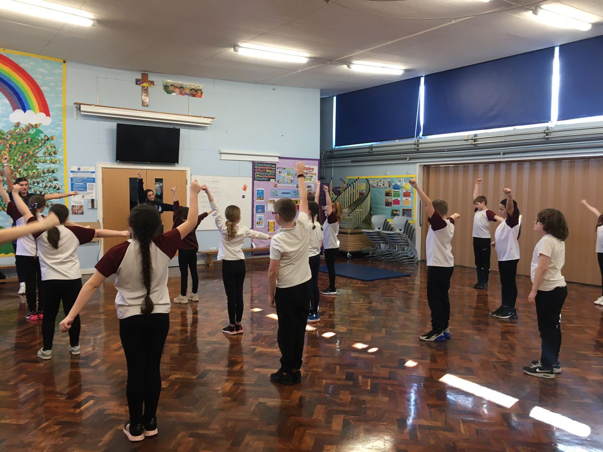 LFCFoundation's tweet image. We all love a dance &amp;amp; cheer session! 🕺 

📸 Last month's #GameOn event with @CommunitySaints ❤️ 

@Nike | #MadeToPlay