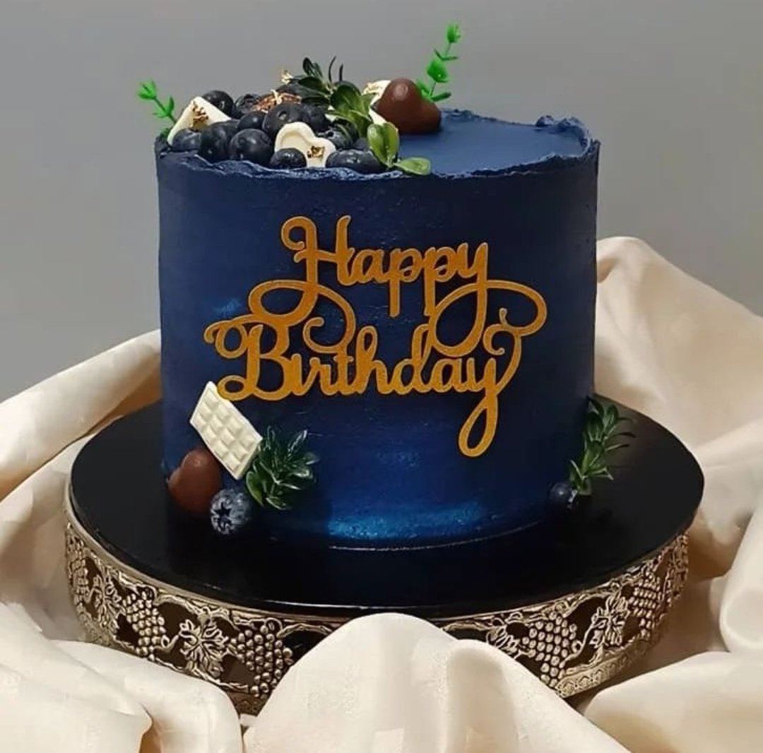 BelmondCakes's tweet photo. Looking for a cake that's both understated and unforgettable?

Say hello to this gorgeous dark blue creation - simple, elegant, and oh so delicious. 😋👌 https://t.co/FAkMMtikfz