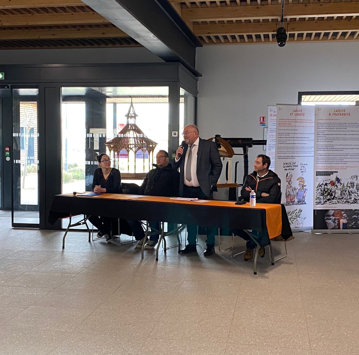 🏫 En direct de l’EcoCampus ! Ce samedi avait lieu l'Assemblée générale de la Fédération Compagnonnique Régionale Occitanie en présentiel et en visio ! 👥
Toutes les résolutions ont été votées à l'unanimité. 
Merci à tous les participants pour la richesse des échanges ! 👏