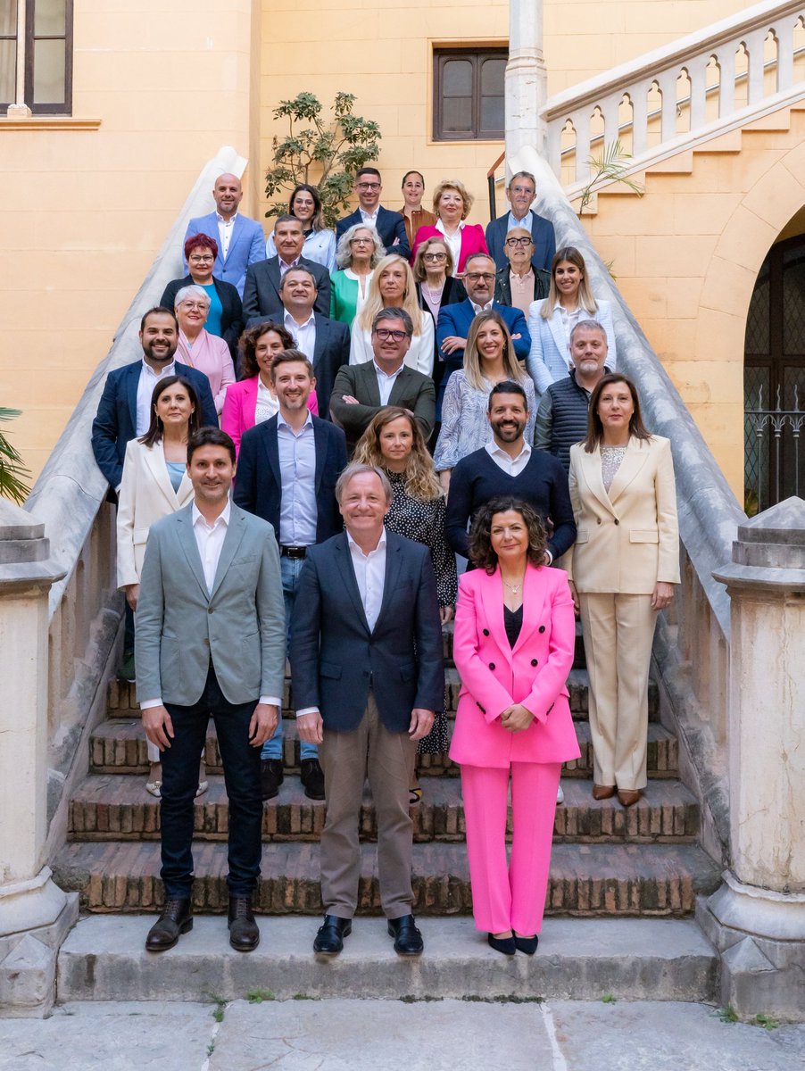 popularesgandia's tweet photo. Hemos formado una candidatura y un equipo basado en la gestión y la ilusión por una Gandia 💙 que puede ser mucho más

#Gandia #CrearFuturo #Moragues https://t.co/4So3iu5jse