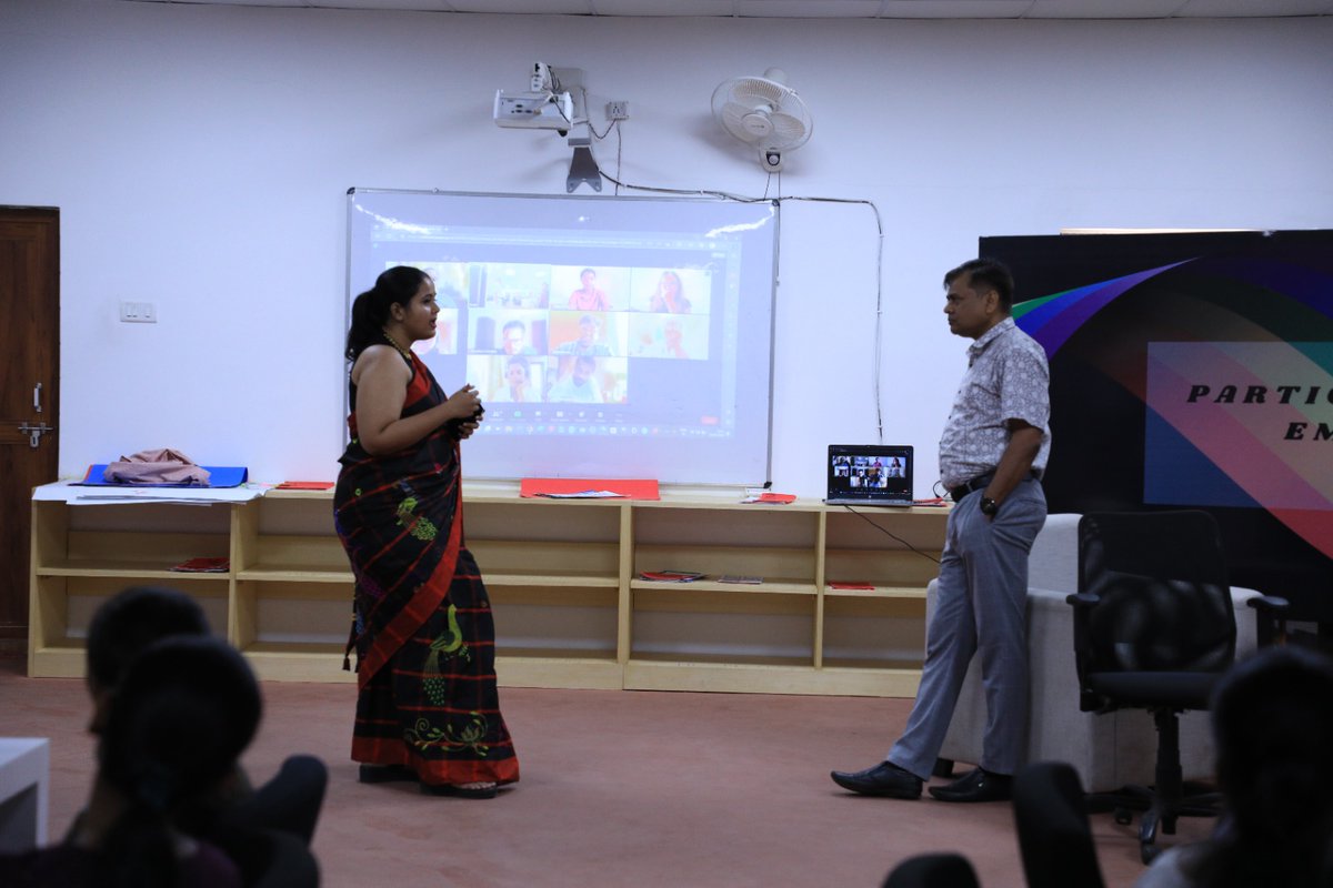 PhdmaO's tweet image. PHDMA signs a MoU with @SocratusW, a non-profit for
-#knowledgesharing regarding qualitative research
-building #sensemaking
-#networking with stakeholders
-forming #networkalliances for greater #policy and #governance discourses under its #Narratives &amp;amp; #LivedReality Lab
#phdma