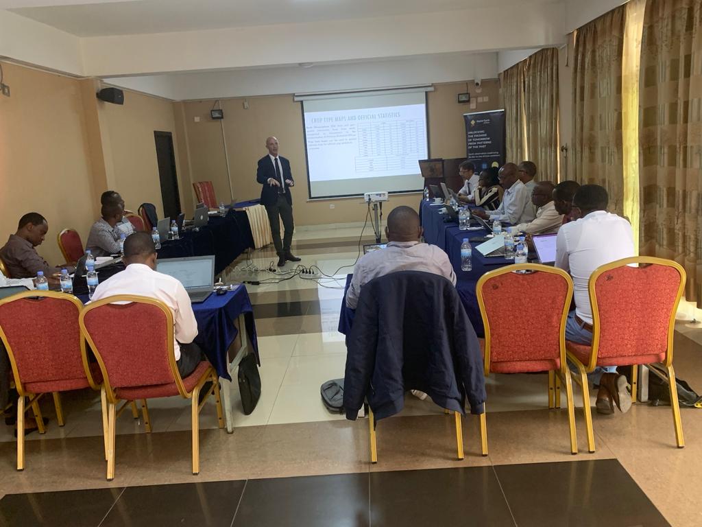 It is my great pleasure to be part of the workshop on Landcover Mapping using @DEarthAfrica #Sandbox! User-friendly approach for highly accurate land cover mapping. l Thanks to @FAORwanda @FAO and @RwandaAgriBoard for making this happen