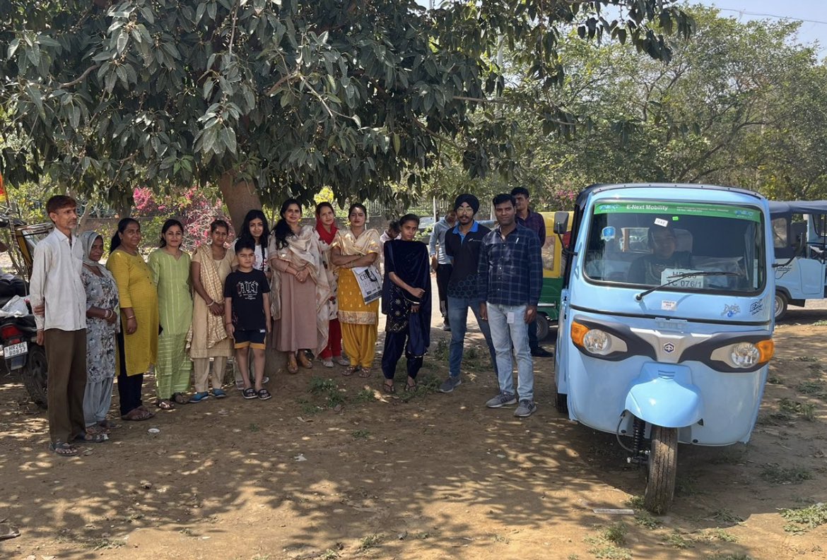 Sheilza29's tweet photo. Today we started training of e auto women drivers in #Gurugram . Best wishes to the first batch . Very soon Gurgaon will see this batch of dignified ladies driving vehicles on road. @MinistryWCD @HWDC_1982 @smritiirani @amneet_p @cmohry @Dchautala @JanmFoundation https://t.co/0iCCOXLS0t