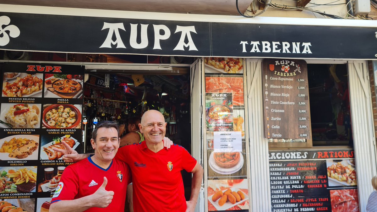 Había que hacer una visita al gran Víctor en su Aupa Taberna en Benidorm #AthleticOsasuna | #GrandesEnIlusión | #CopaDelRey #AúpaOsasuna