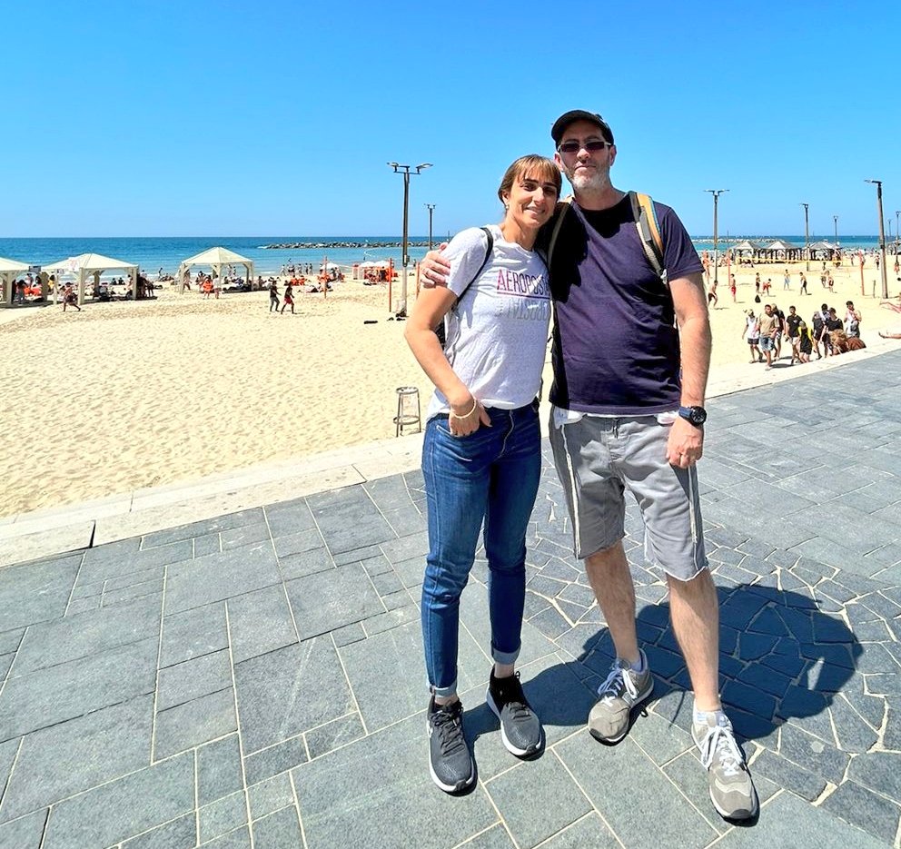 soyBendi's tweet photo. Hoy es el cumpleaños de #laturca, mi compañera de ruta y aunque a uds les parezca cursi les digo que la sigo eligiendo cada día de mi vida. No tuve mejor idea para esta fecha que volver a estar los 4 juntos unos días después de tanto tiempo.
Iom Huledet Sameaj!! Hasta los 120 https://t.co/eSoqvBlqHy
