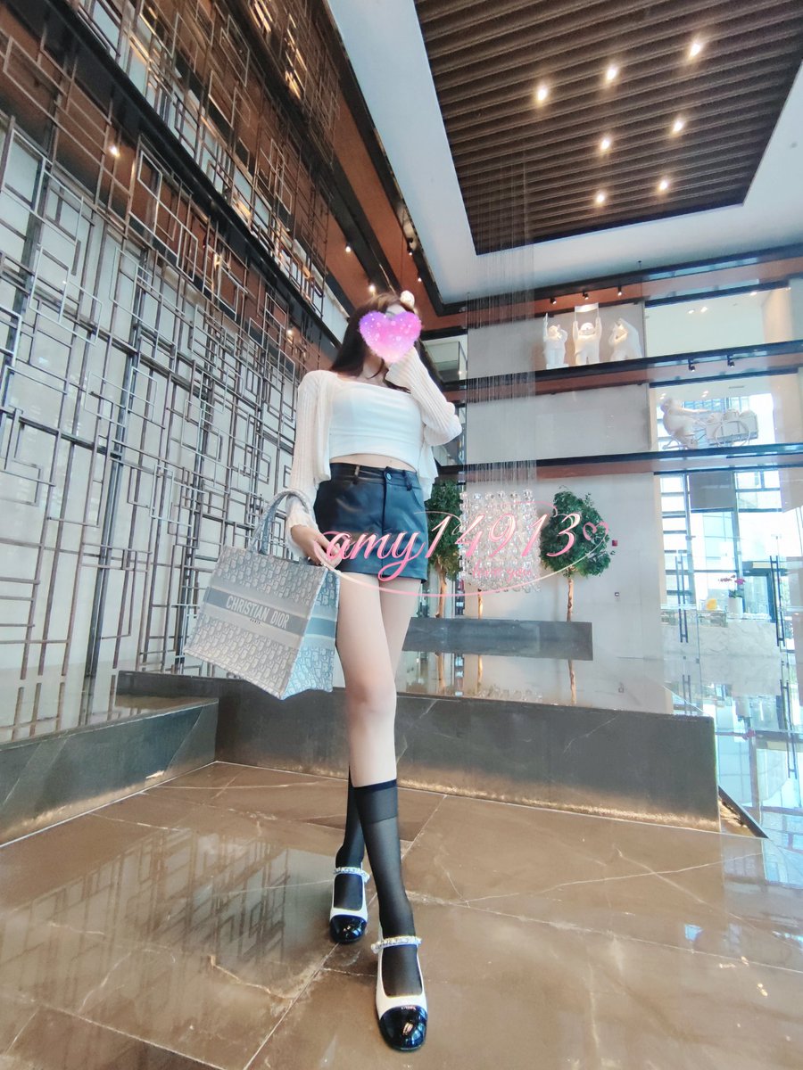 @ChengSeJiuMeng 颜值夫妻在线交友，欢迎素质单男上麦聊天 https://t.co/EmayRM1uMy