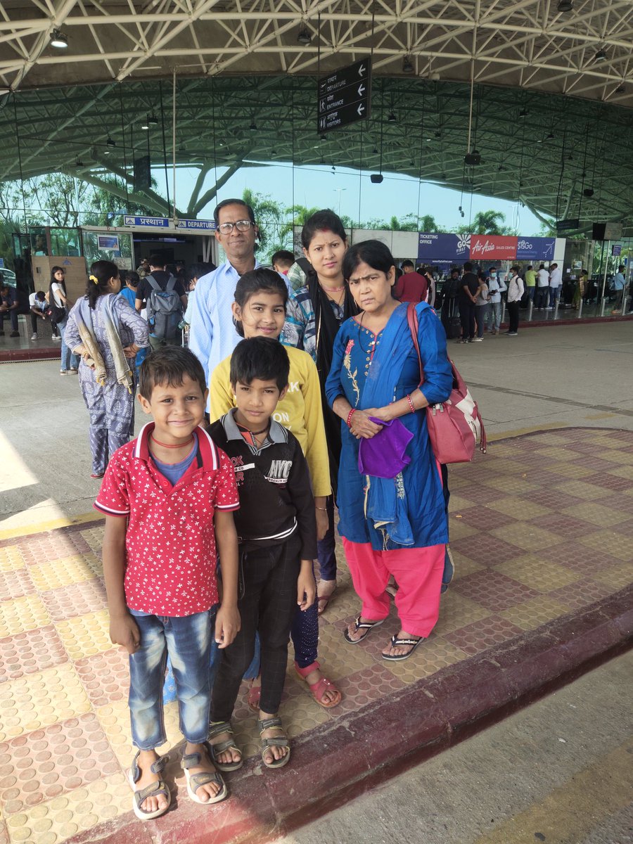 ModlerVicky1995's tweet photo. 🇮🇳India #Gofirst ✈️ #Journey. 🙌❤️ Traveling from #Ranchi to #Bangalore 💖 @ModlerNick
 
#travel #mumbai #Jharkhand #dhanbad #jharia #modlernick #ranchidiaries #ranchiairport #kandivali #flight https://t.co/WVi2rQI4Hi