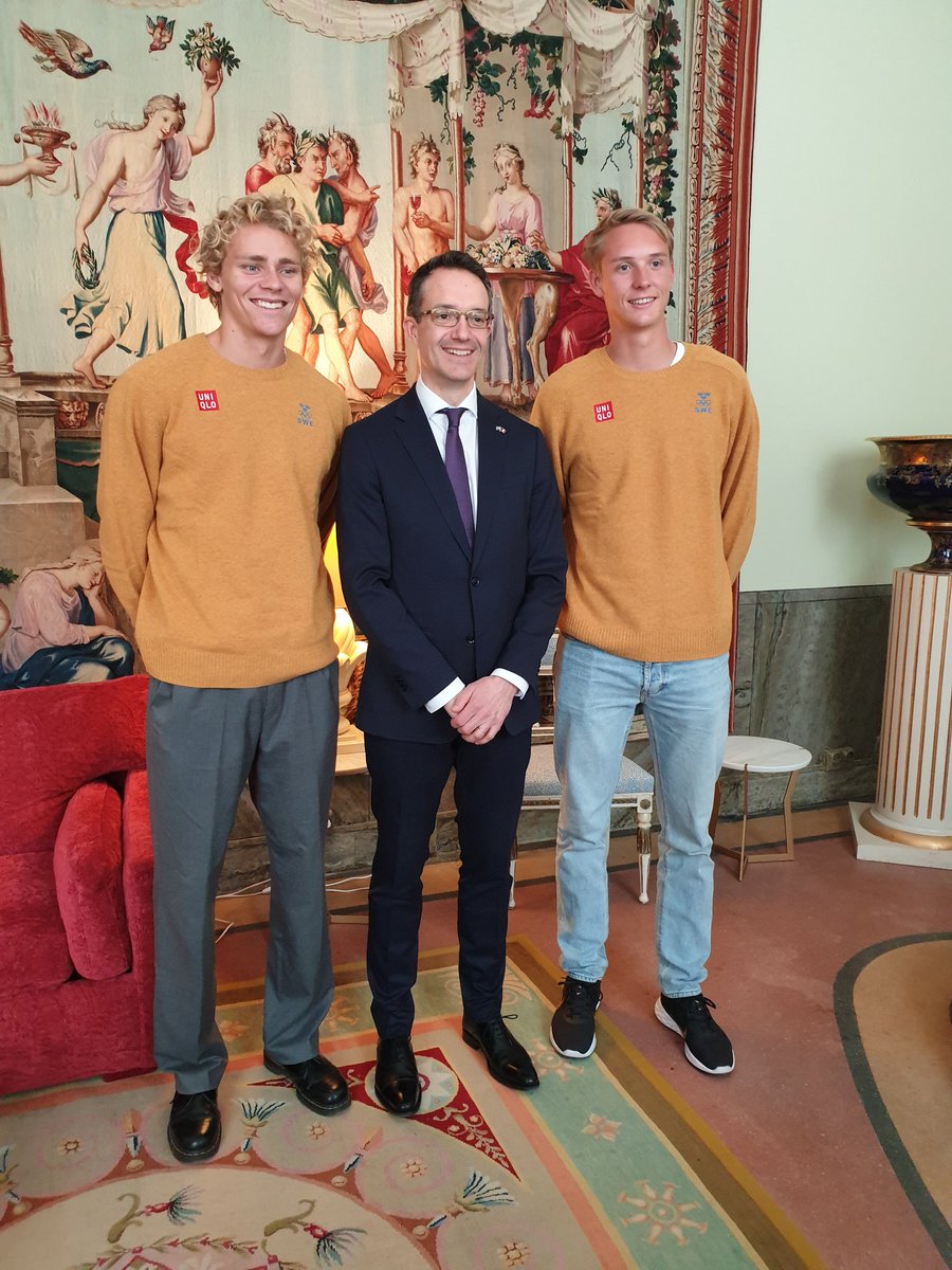 Great pleasure to host <a href="/SWEOlympic/">Swedish Olympic Team</a> 🇸🇪 and its partners today, on the road to #Paris2024🇫🇷. Lycka till!
<a href="/e_de_gonneville/">Etienne de GONNEVILLE</a> <a href="/Paris2024/">Paris 2024</a> <a href="/francediplo/">France Diplomatie 🇫🇷🇪🇺</a> #TerredeJeux2024