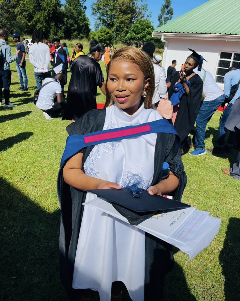 zan_magoloza's tweet photo. Welcome to graduation.🎓 https://t.co/EczH1zTx5E