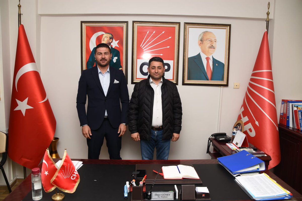 yenimenemen's tweet photo. İlçe Başkanlığımızı ziyarete gelen Foça Belediye Başkanımız Fatih Gürbüz ile seçim çalışmaları hakkında bilgi alışverişinde bulunduk.
Nazik ziyaretlerinden dolayı Foça Belediye Başkanımız Fatih Gürbüz'e teşekkür ederiz. https://t.co/ulGMl9jspn