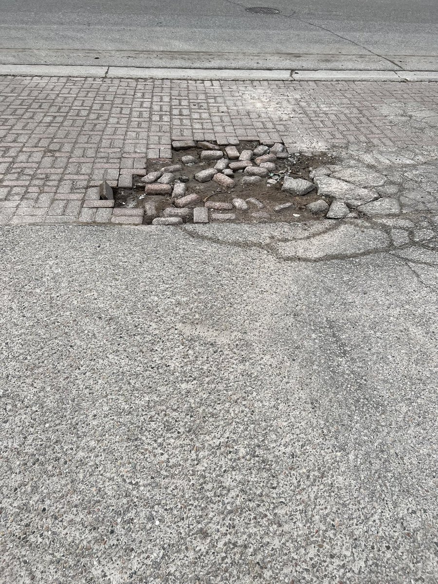 M9_2A's tweet photo. @cityofbarrie let’s fix this https://t.co/sDVHUGs88n