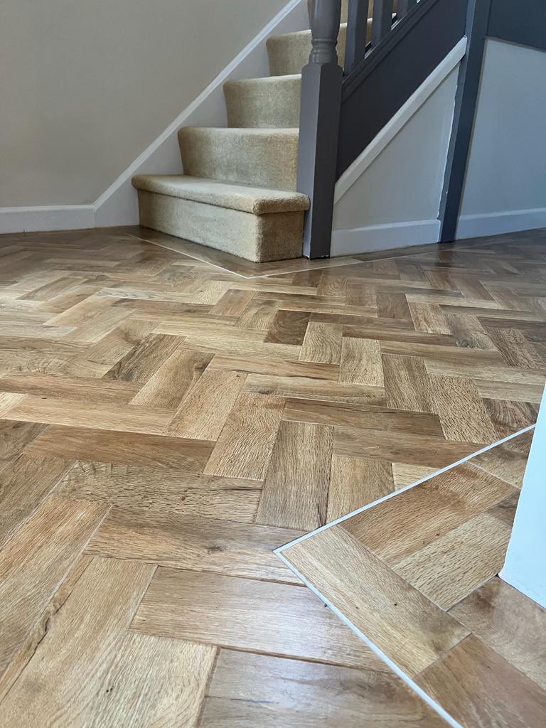 AcornFloors_'s tweet photo. New Customer- Karndean Art Select- parquet effect
A wonderfully warm, vibrant oak makes the rooms a cosy and relaxing space.
Customer chose to have a border strip throughout the hallway.
Give us a call 0121 6933301 or drop us an email at enquiries@acorn-floors.co.uk https://t.co/D6flFqQEJn