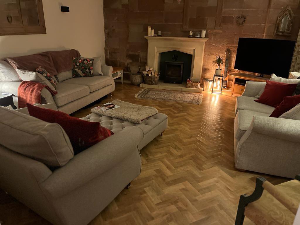 AcornFloors_'s tweet photo. New Customer- Karndean Art Select- parquet effect
A wonderfully warm, vibrant oak makes the rooms a cosy and relaxing space.
Customer chose to have a border strip throughout the hallway.
Give us a call 0121 6933301 or drop us an email at enquiries@acorn-floors.co.uk https://t.co/D6flFqQEJn