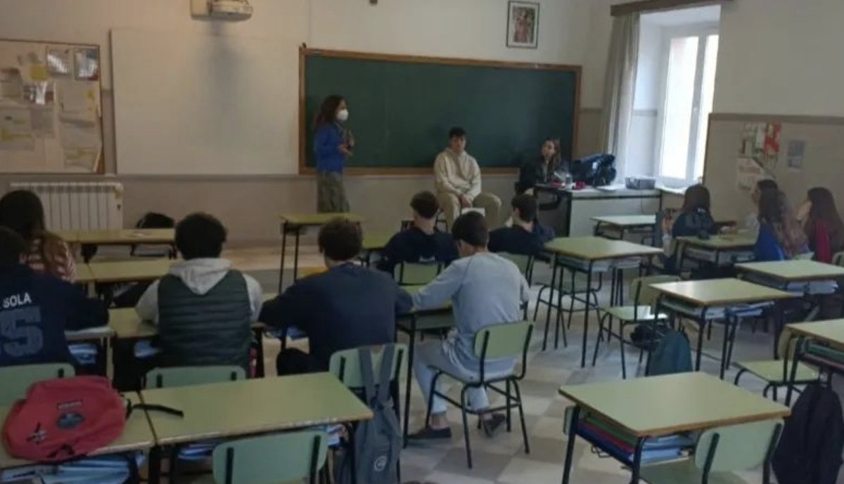 ColeMontesion's tweet photo. #BACMontesion #OrientaciónBac
🔹C. Sociales y Humanidades, con Cristina Gómez de Empresa y emprendeduría, Marta Ruiz de Educación @cesag_ , Mónica de Lis de Protoc. y Org. de eventos @cesfelipemoreno, Ana Cazador de Dirección Hotelera y a Elena Teruel y Marga Quetglas, abogadas. https://t.co/ITUCVlnRMC