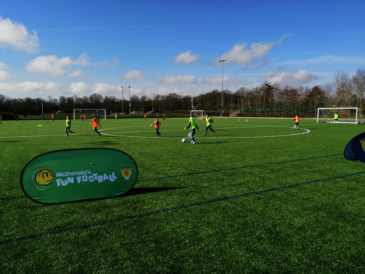 lal_sport's tweet photo. We’ve had a couple of great days at @LochLevenCC &amp; @StrathearnCC this week already! ⚽️☀️

Great to see lots of players from our school tasters &amp; our club sessions at both @CrieffJuniorsFC &amp; @KinrossColtsFC 👏🏻

@PerthandKinross @ScotFAEast @FunFootballUK @LiveActive_lal https://t.co/WZitfa6YW4
