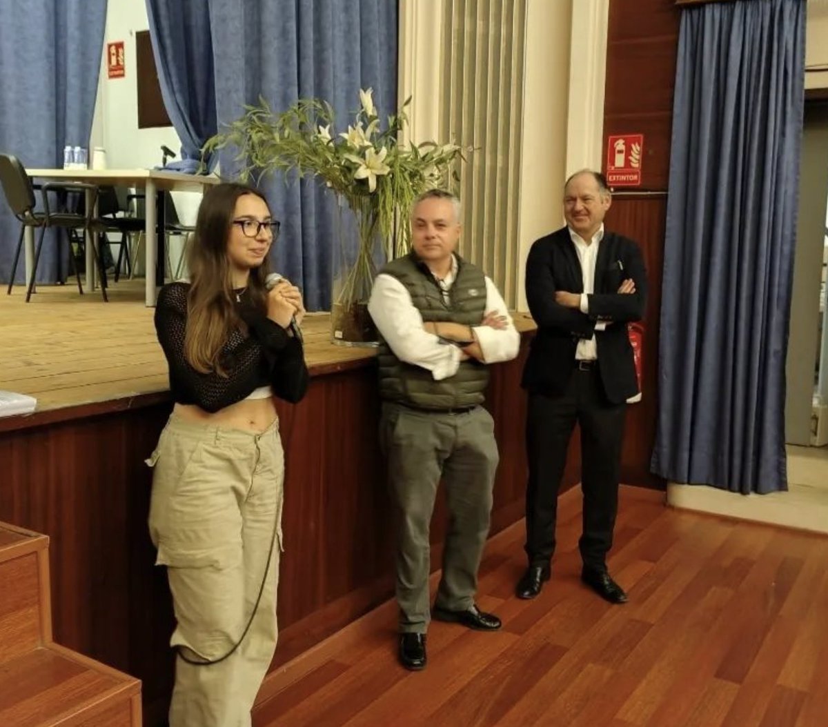 ColeMontesion's tweet photo. #BACMontesion
@aamontesion
📍Para finalizar la Jornada, la asociación de Antiguos Alumnos ha convocado a través de los grupos MAGIS 🌠a exalumnos de varias promociones para dar a conocer todas sus actividades. https://t.co/KJIGsQTCP7