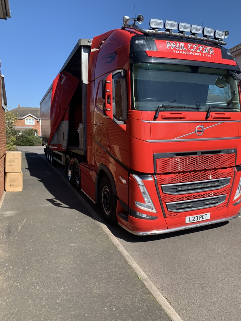 UK_COPS's tweet image. No one can say we don't think BIG! This was the truck that delivered the last six boxes of our teddies! By the time he arrived from Ipswich, ours were the last items on board #policefamily  #stuffedtoys  #bestsellers  #thinbluebear  #bigtruck