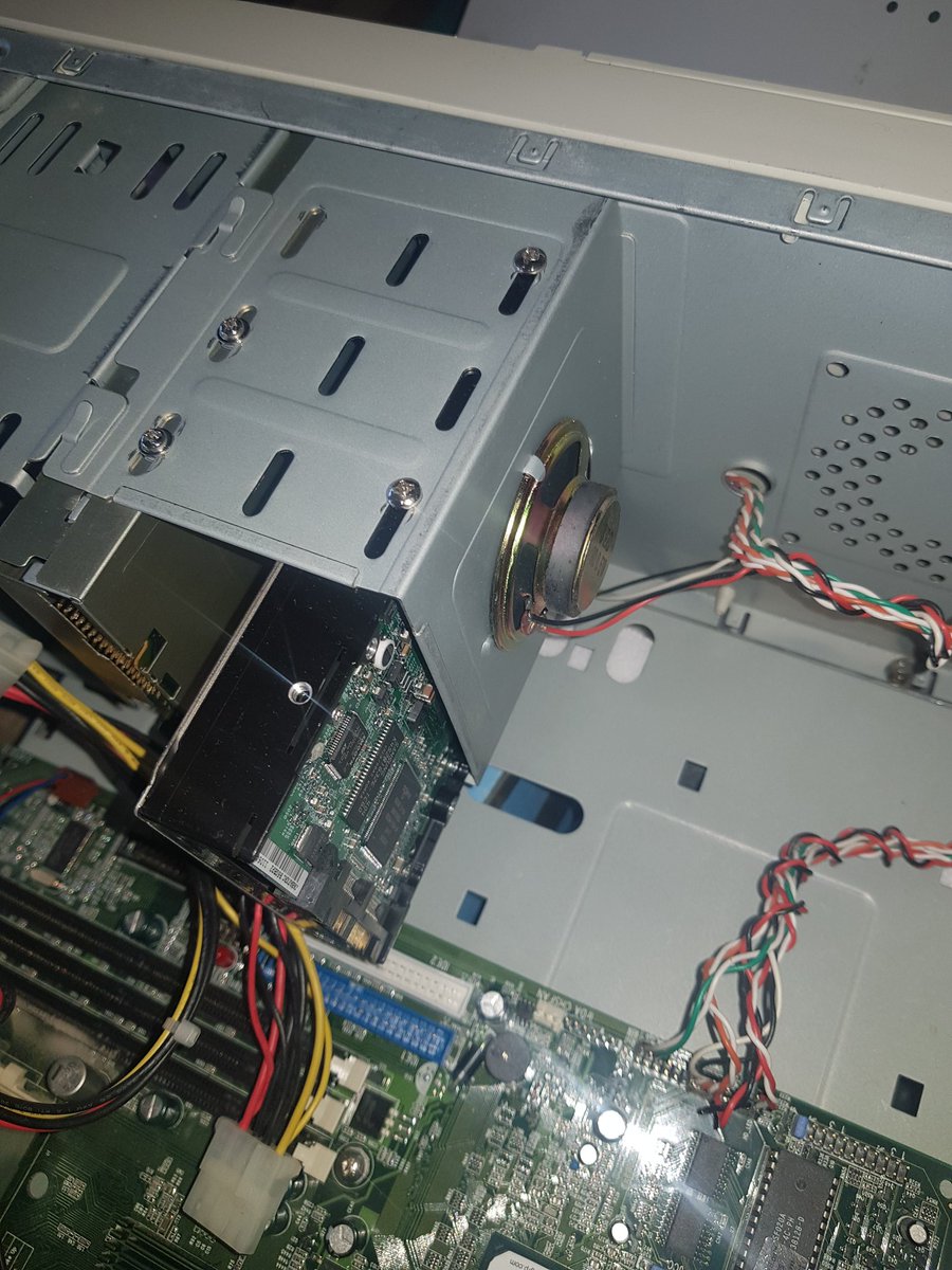 Turblog's tweet image. What could go wrong ? #CaseDesign