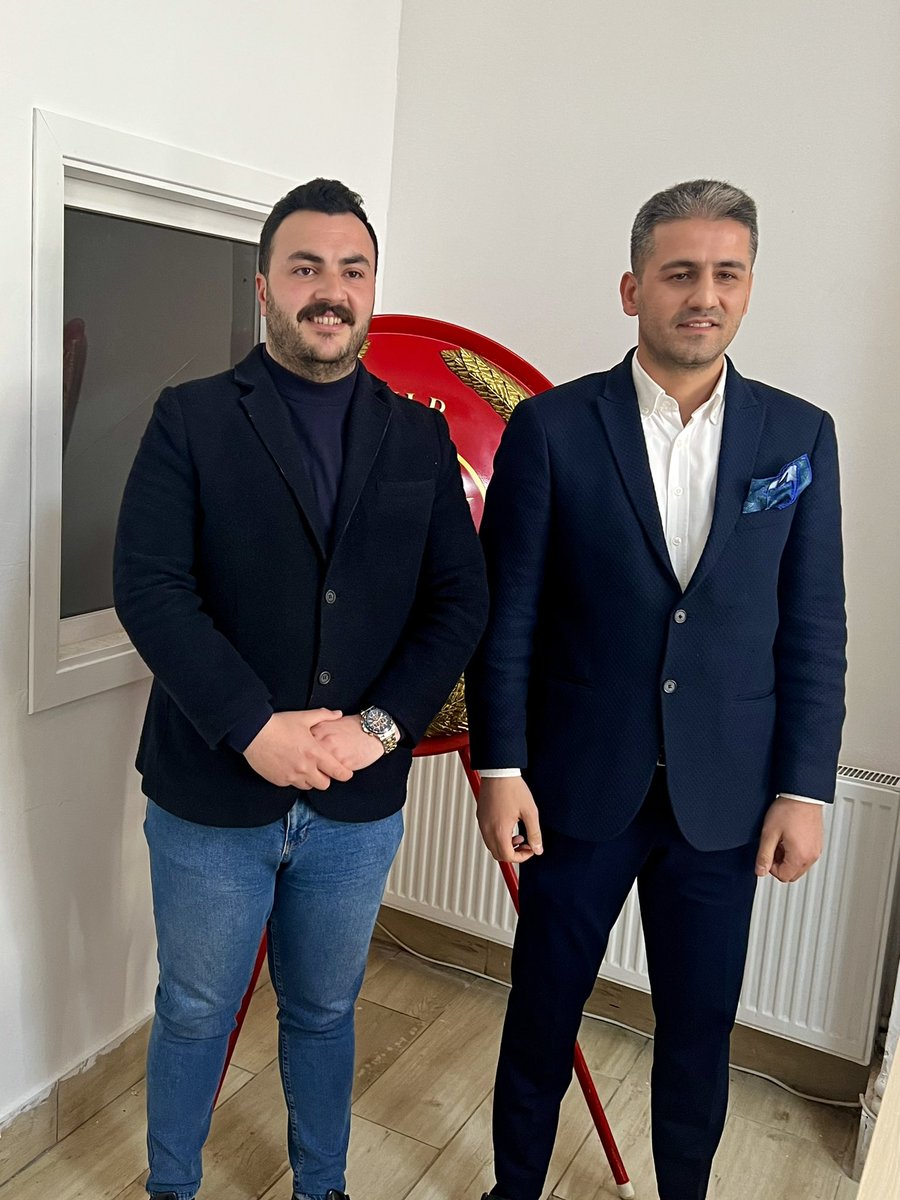 Ankara Milletvekili Aday Adaylarımız Nimet Özkan, Rufay Karahan, Ayşe Korkmaz ve Aziz Onur Eriş İlçe Başkanlığımızı ziyaret ettiler.

Aday Adaylarımıza çalışmalarında başarılar diliyorum.

<a href="/nimetozkanchp/">Nimet Özkan 🇹🇷</a> <a href="/rufaykarahan/">rufay karahan</a> <a href="/azizonureris/">Aziz Onur Eriş</a> @ayşekorkmaz