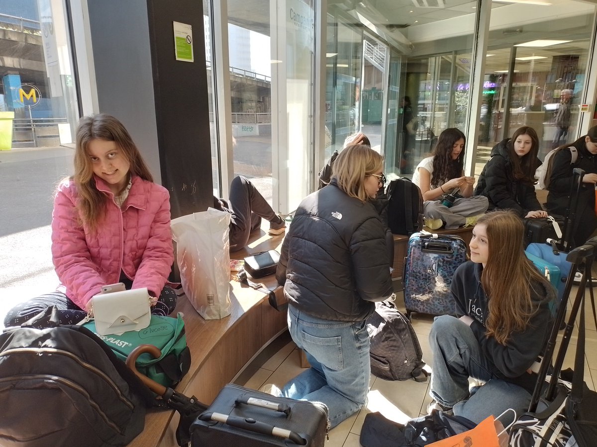 MisbourneMFL's tweet photo. All packed and ready to go to the Gare du Nord. https://t.co/UNTV3zQVyr