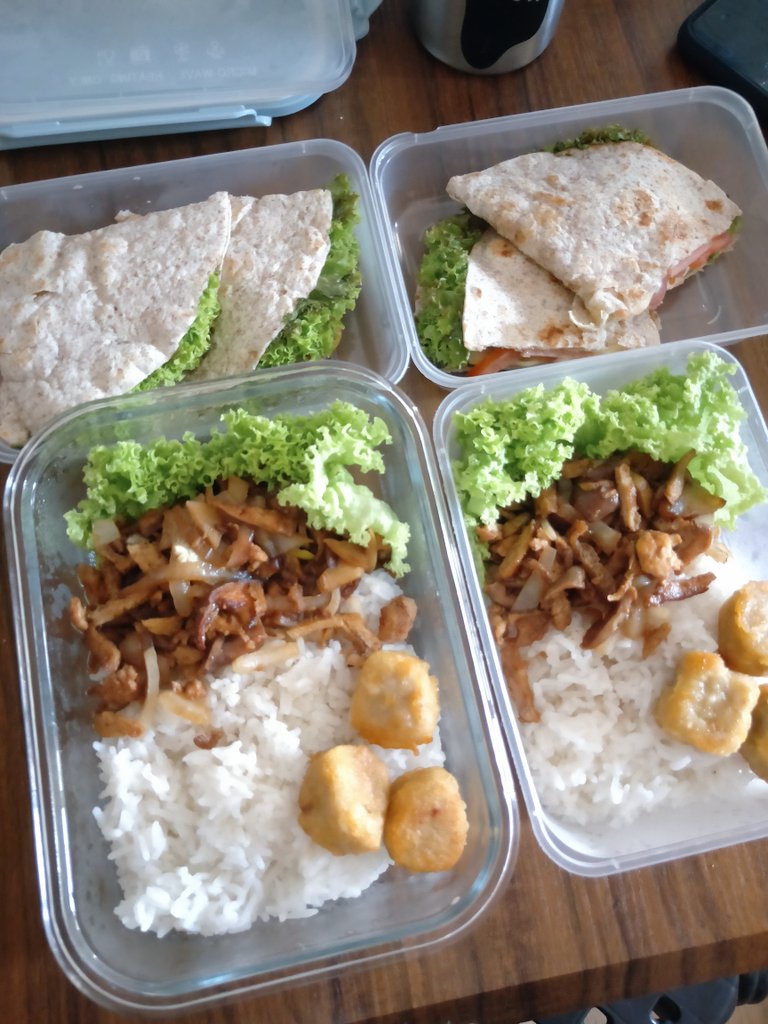 Dymnaa's tweet image. Today&apos;s bfast/lunch box 😋 #menutowork #lunchbox #whattocook