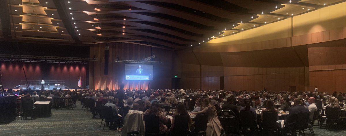 AFPTN's tweet image. This is only half the room at the @MOVTenn breakfast. Over 1700 people are here to support this ministry that is transforming lives and reducing recidivism. #CJR