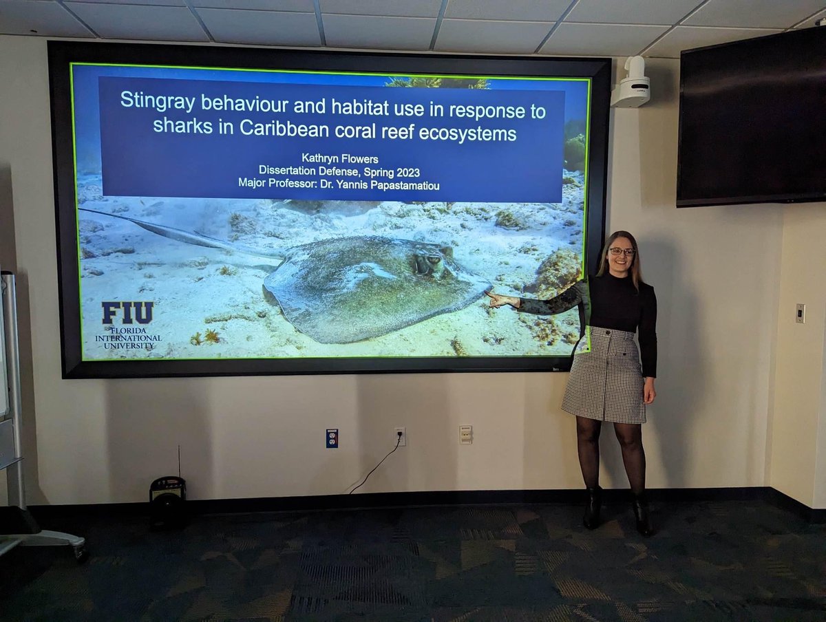 Please join us in congratulating Dr. Kathryn Flowers for successfully defending her dissertation last week🎉📊🥞🦈!