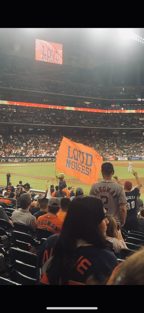 msmythic's tweet photo. First Astros Game yesterday ⚾️ 🧡💙 https://t.co/fh2KWEm43W